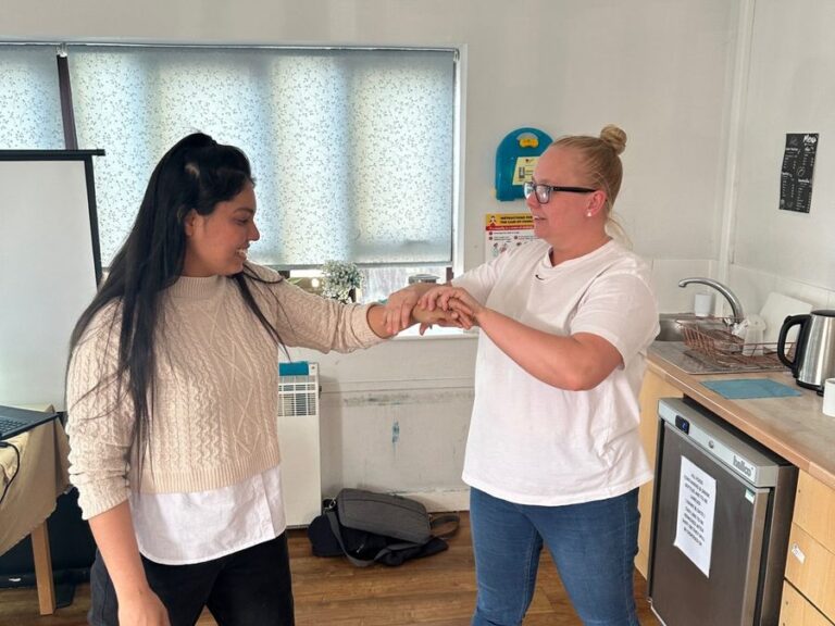 Breakaway and safe holds behaviour training